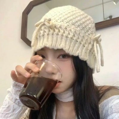 三个摩登女性